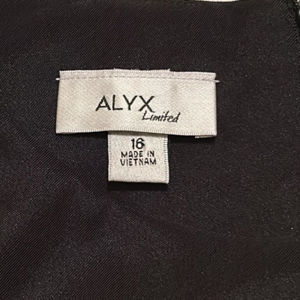 ALYX Limited Plus Size Solid Stretch Twill Dress - Picture 4 of 7